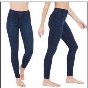 Spanx Jeanish Pull On Denim Jeans Size M.